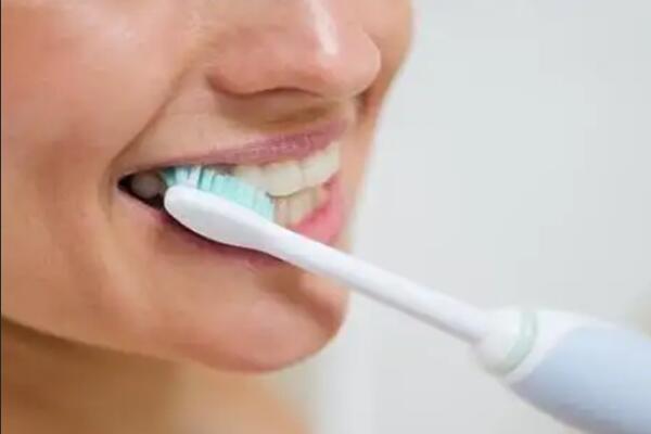 電動(dòng)牙刷使用人群