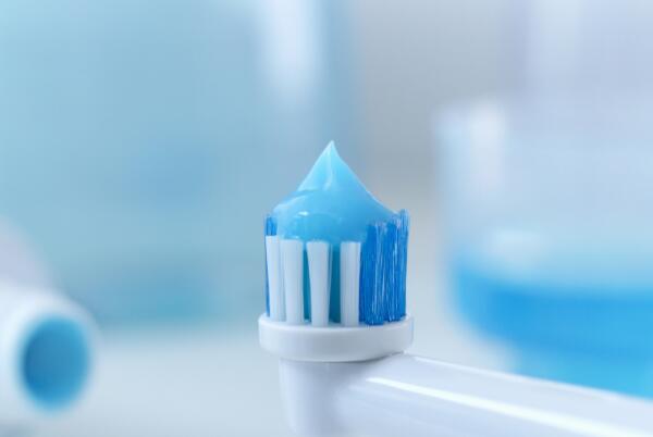 怎么區(qū)分聲波牙刷和電動牙刷？辨別聲波電動刷，重點看這三大方面即可