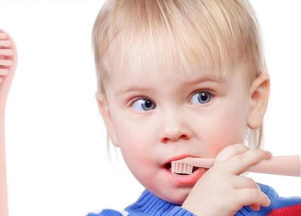 兒童使用電動牙刷