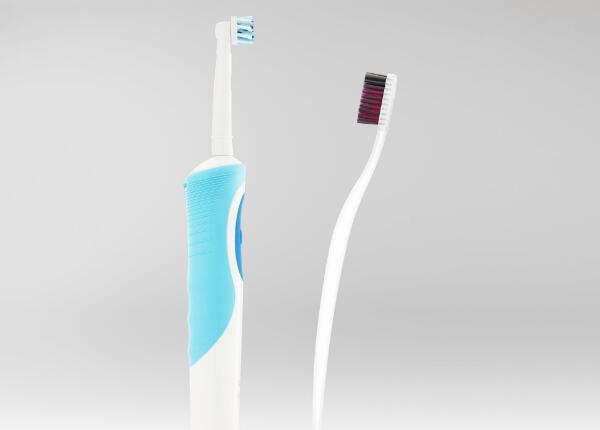 電動牙刷和手動牙刷 電動牙刷和手動牙刷哪種刷得更干凈