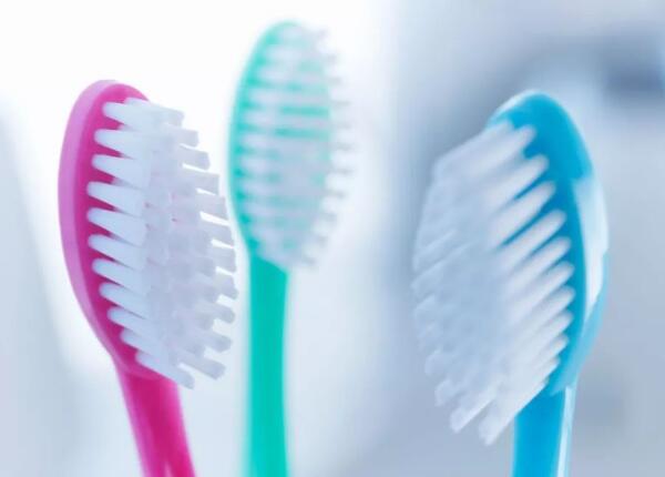 長(zhǎng)蛀牙用什么手動(dòng)牙刷好