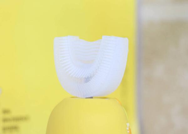 兒童u型手動(dòng)牙刷刷得干凈不？答案盡在文中！