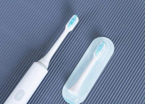 自動牙刷好？還是手刷牙刷好？選擇哪個更好？