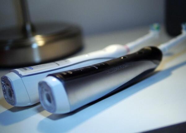 歐樂b電動牙刷充電器如何使用？從入門到精通，一篇就懂