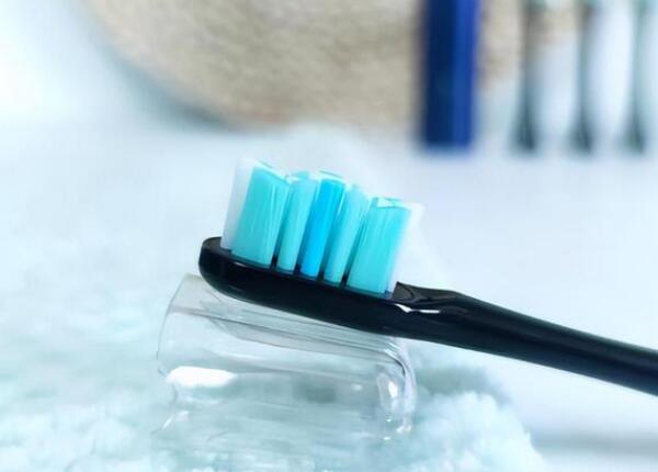 電動牙刷的正確使用方法 電動牙刷的正確使用方法