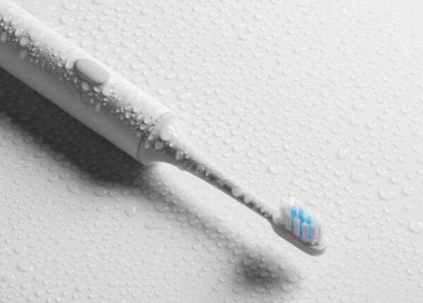 便攜式紫外線牙刷怎么用？正確使用便攜式牙刷的方法