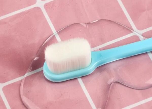 軟毛電動牙刷使用注意事項(xiàng) 軟毛電動牙刷使用注意事項(xiàng)