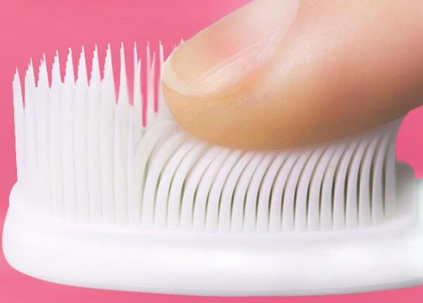 硅膠納米牙刷優(yōu)勢與使用事項(xiàng) 硅膠納米牙刷大頭使用注意事項(xiàng)